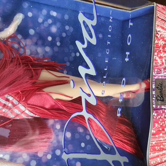 Barbie collector edition Red Hot Diva nib - Picture 3 of 6